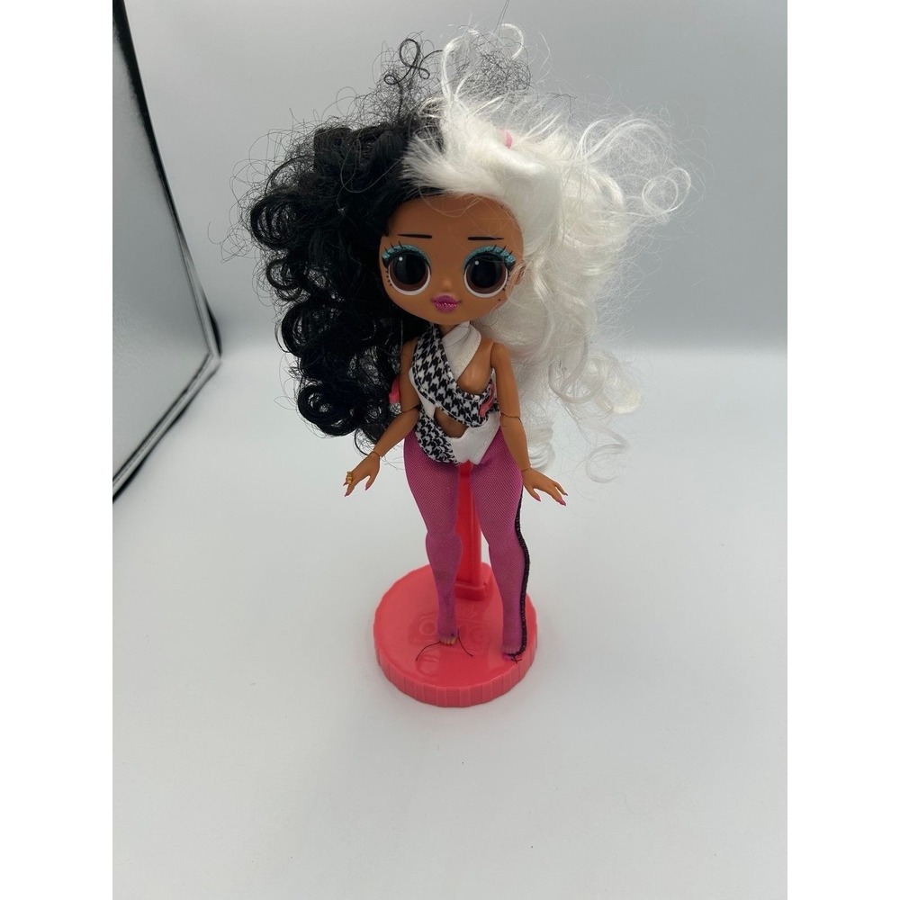LOL OMG Surprise Winter Disco Dollie
